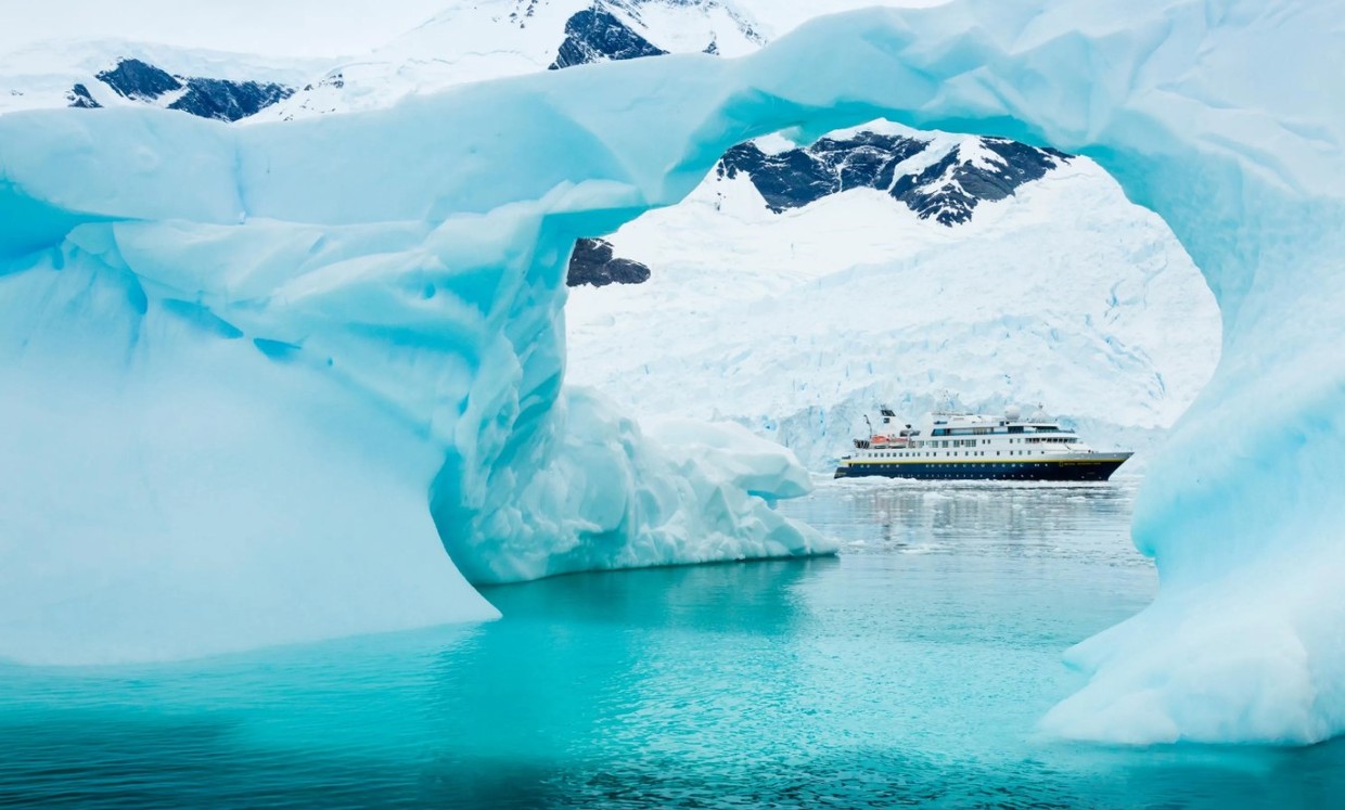 Antarctica Direct: Fly the Drake Passage – 10 Day Expedition