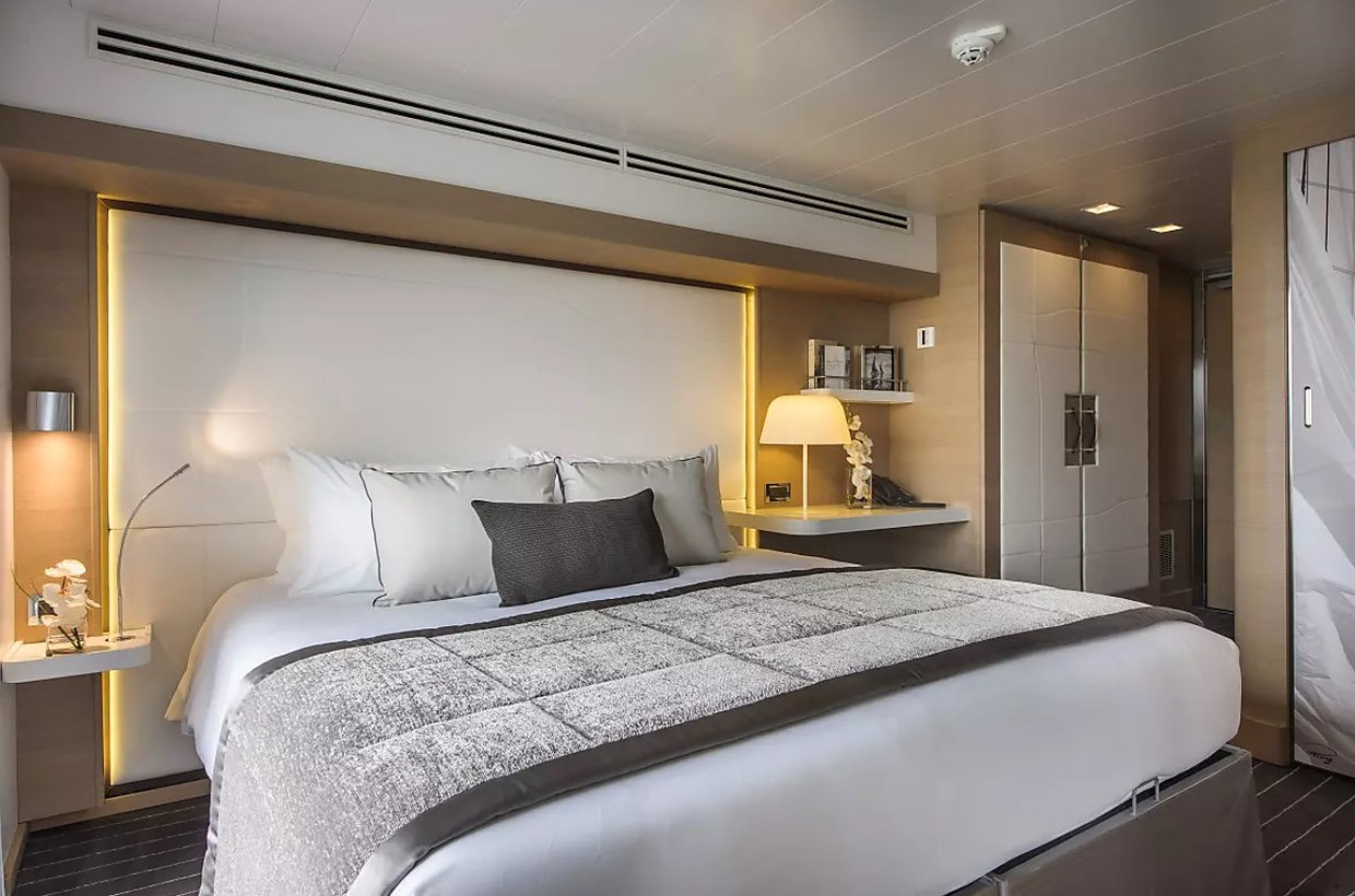 Prestige Stateroom - Deck 4