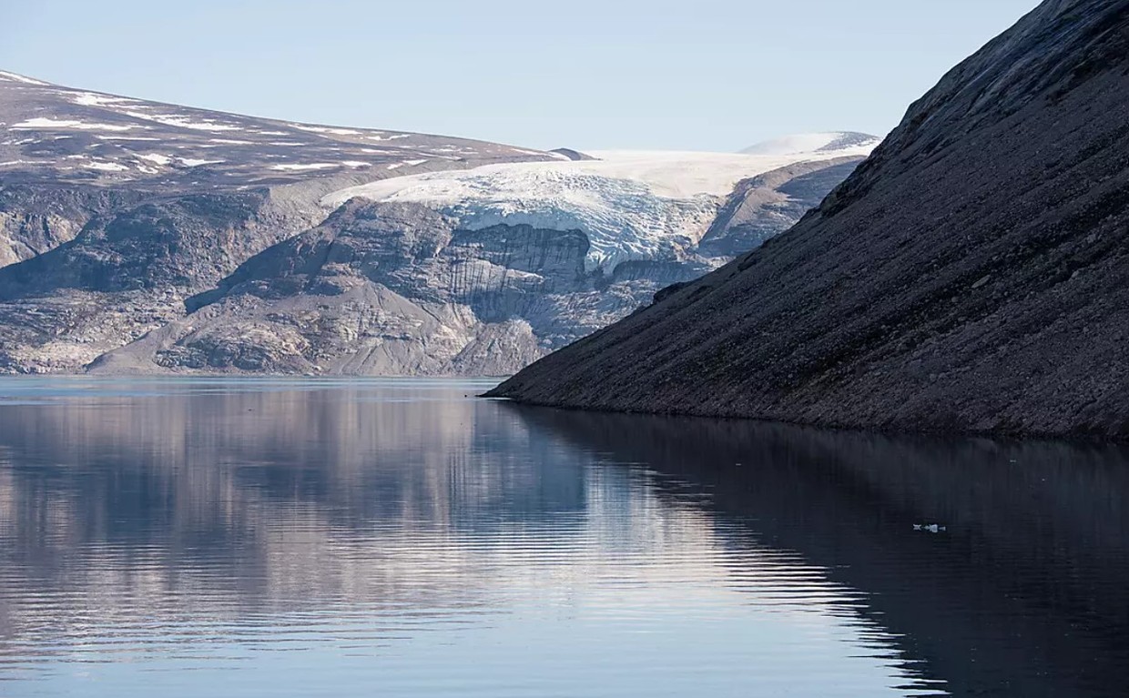 Expedition to the Thule Region – Cruise Along the Coastline of Baffin Bay