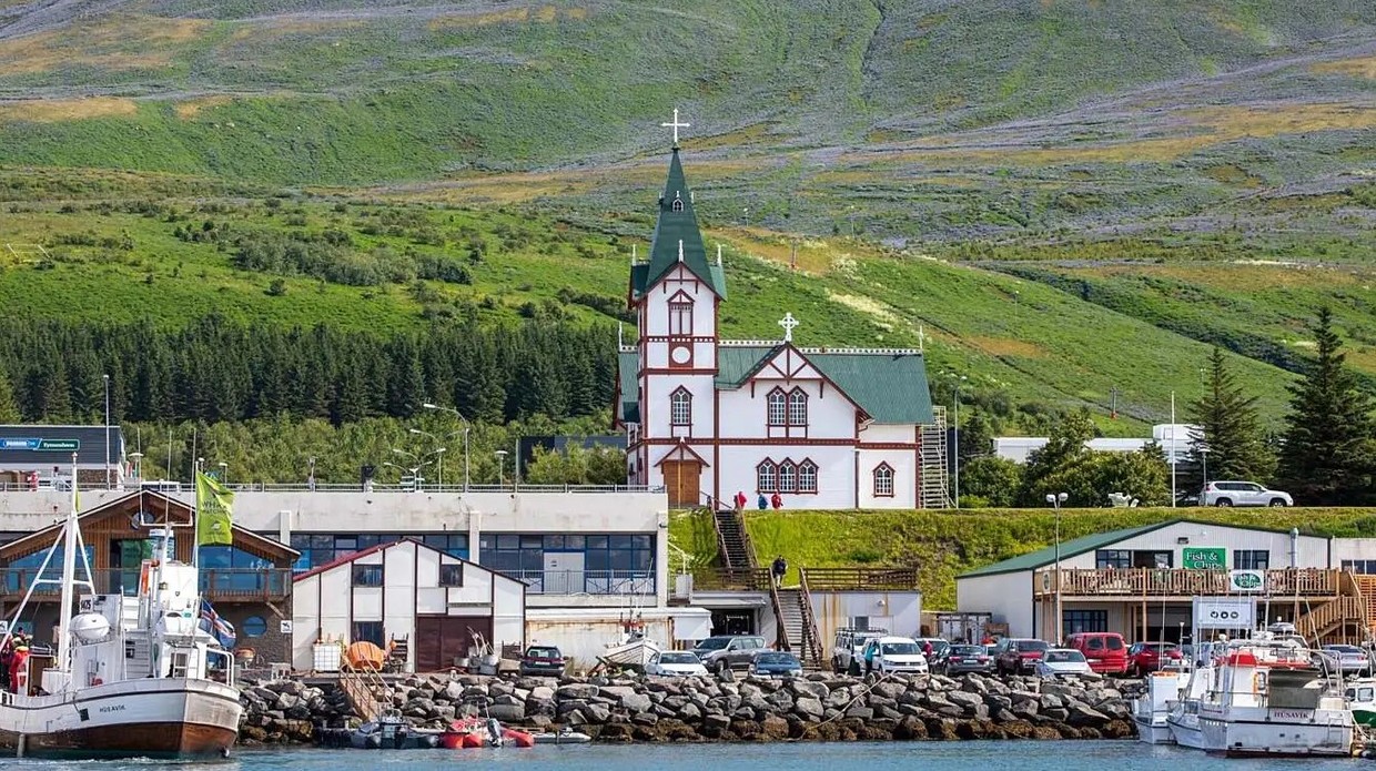 Iceland Circumnavigation – 10 Day Adventure Cruise