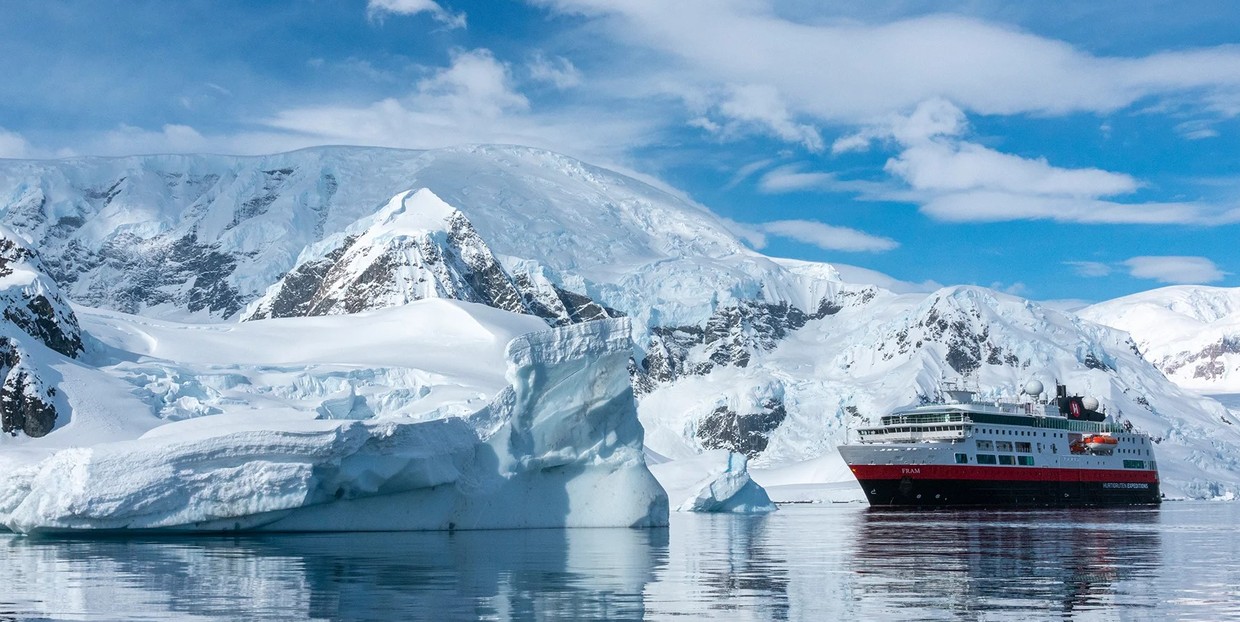 In-depth Antarctica, Falklands & South Georgia Expedition Cruise – Flight Included