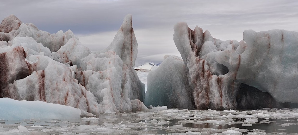 North Spitsbergen – Arctic Spring, Hike & Sail