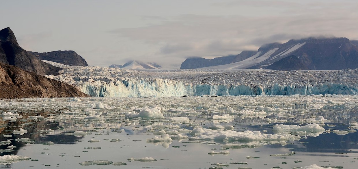 Svalbard in Summer – Under the Midnight Sun Expedition